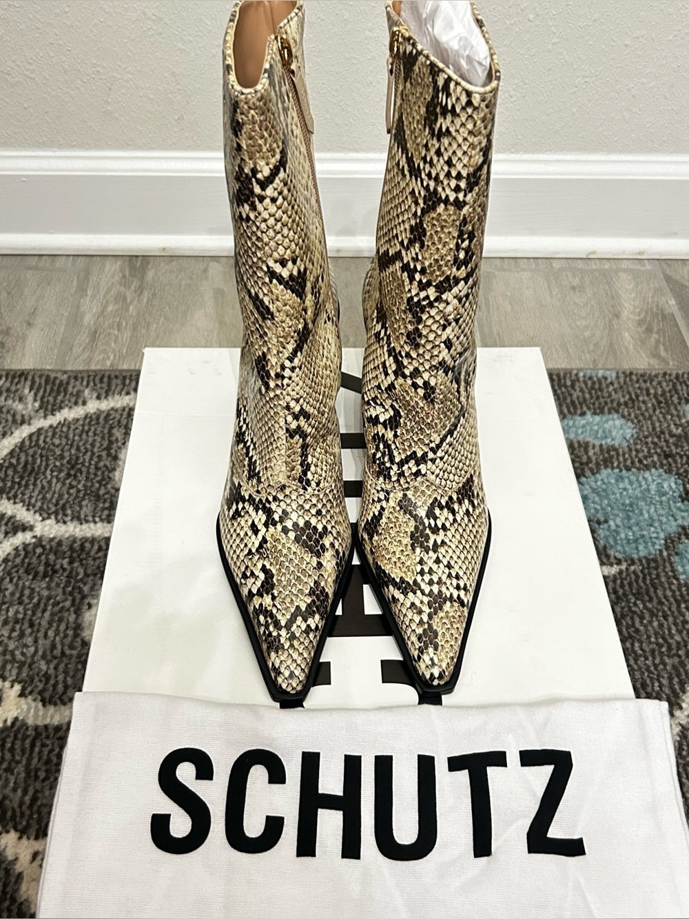 NIB Schutz Women's Snake-Print Pointed Toe Ankle Boots in Beige/Black Size 8